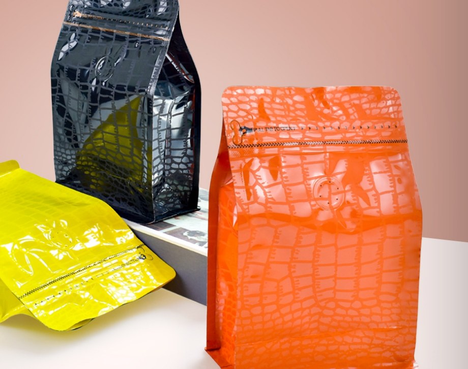 Textured custom flat-bottom packaging bags